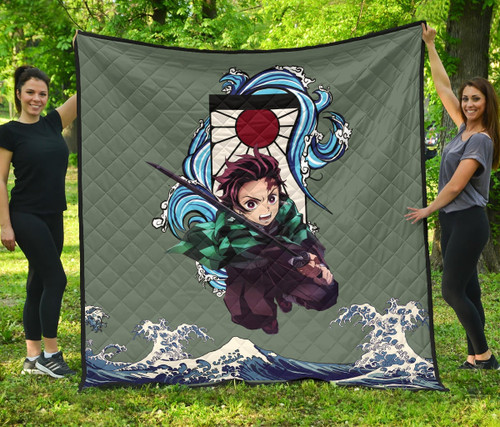 Demon Slayer Anime Premium Quilt - Tanjiro Holding Sword Wave After Wave Quilt Blanket