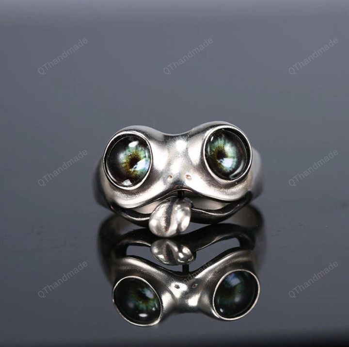 Tongue Twisting Frog Ring/Green Eyes Frog Rings Silver Wedding Rings Jewelry/Statement Ring/Witchcraft jewelry/Boho Gothic Goth Ring