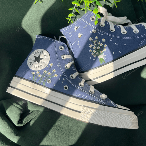Custom Converse White Chrysanthemum Bouquet And Bees/ Embroidered Logo Chrysanthemum Garden/ Embroidered Sneakers Chuck Taylor 1970s Flower Converse/ Converse High Tops