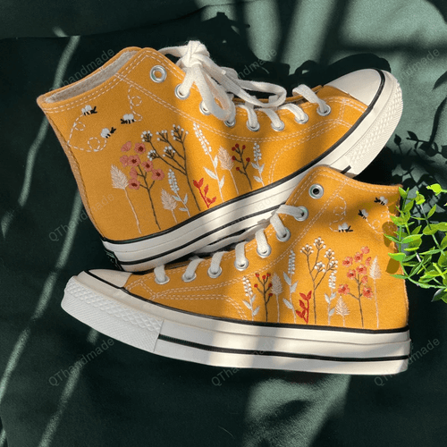 Custom Converse Colorful Bees And Flower Garden/ Flower Converse/Mommy And Me Outfits/ Embroidered Sneakers Chuck Taylor 1970s Flower Converse/ Converse High Tops