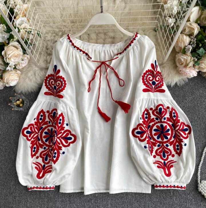 Women's Retro Blouse National Style Embroidered Lace-Up Tassel V-Neck Lantern Sleeve Tops Loose Blusa/Summer Beach Clothing/Linen Clothing