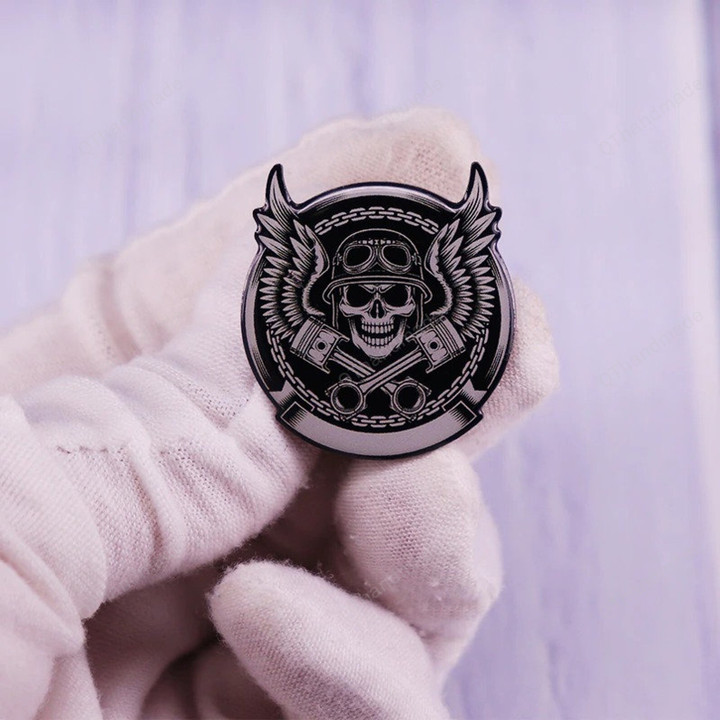 Vintage Biker Skull With Pistons Wings Enamel Pin Brooch, Motorcycle Logo Badge Pins, Jewelry Gift, Anime Brooch Pins, Anime Lovers Gifts