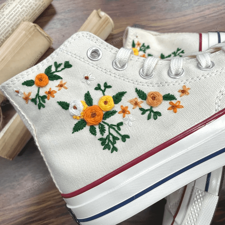 Converse Flowers Hand Embroidery Shoes and Stars/ Embroidery Wedding Shoes/ Embroidered Flowers Converse/ Converse Custom Sun Flower Embroidery/ Converse Custom Chuck Taylor 70 embroidered flowers