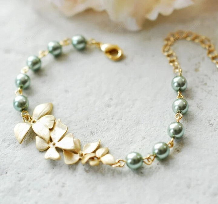 Sage Green Pearl Bracelet with Gold Flowers, Sage Green Wedding Bridal Jewelry,Bridesmaid Gift Mom Bracelet/Cottagecore Cottage core Jewelry