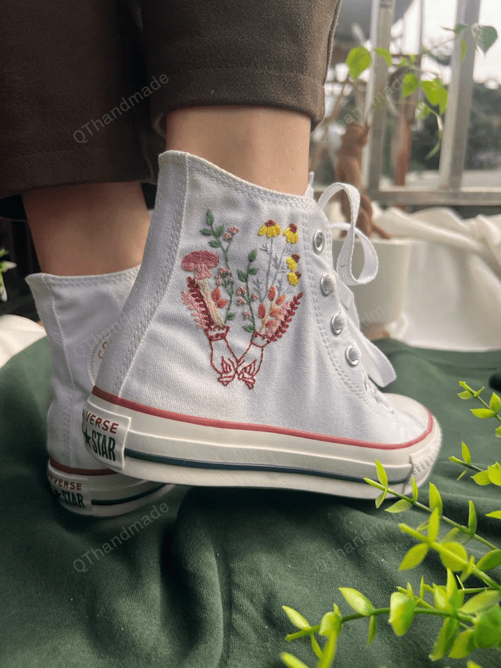 Embroidered Converse/Flower Converse/Converse High Tops Flower Hearts/Embroidery Custom Logo Converse