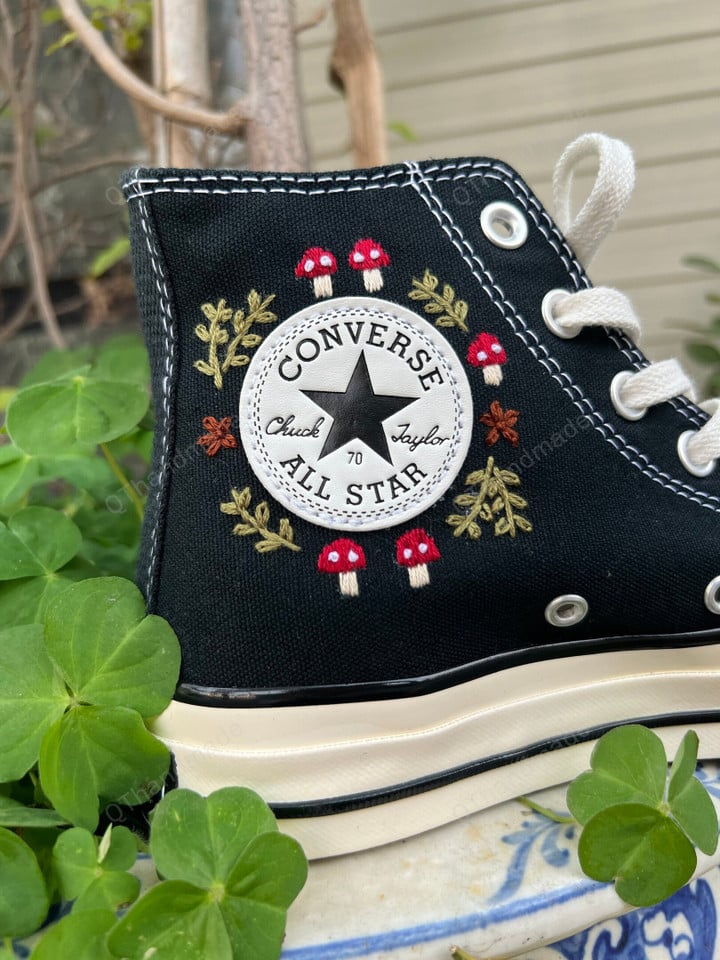 Embroidered Converse/Custom Pet/Flower Converse/Custom Converse Sweet Cat And PARROT Flower Garden/Converse High Tops/Mommy And Me Outfits