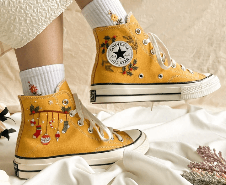 Christmas Shoes Chuck Taylor 1970s/Pine Tree Embroidery/Converse Embroidered Flowers Christmas/ Embroidered Sneakers