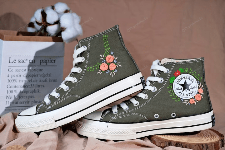 Converse Chuck Taylor 1970s Converse small flower embroidered shoes / custom garland embroidery grape embroidery / purple grapes