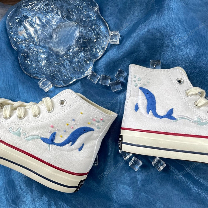 Custom Converse Embroidery Blue Whale Shoes/Gift For Best Friend/Wedding Shoes/Custom Name Embroidered Ocean Sea Blue Converse Shoes