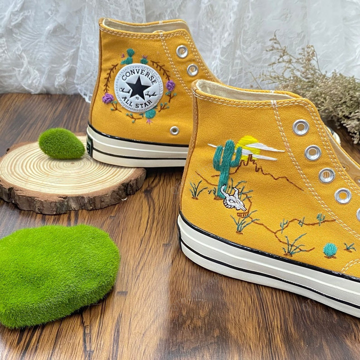 Hand Embroidery Desert and Cactus Converse Shoes - Custom Embroidery Converse 1970S - Embroidered Personalized Convesr Chuck Taylor - Embroidered Wedding Flowers Shoes High platform 4CM - Embroidered Wedding Flowers Shoes