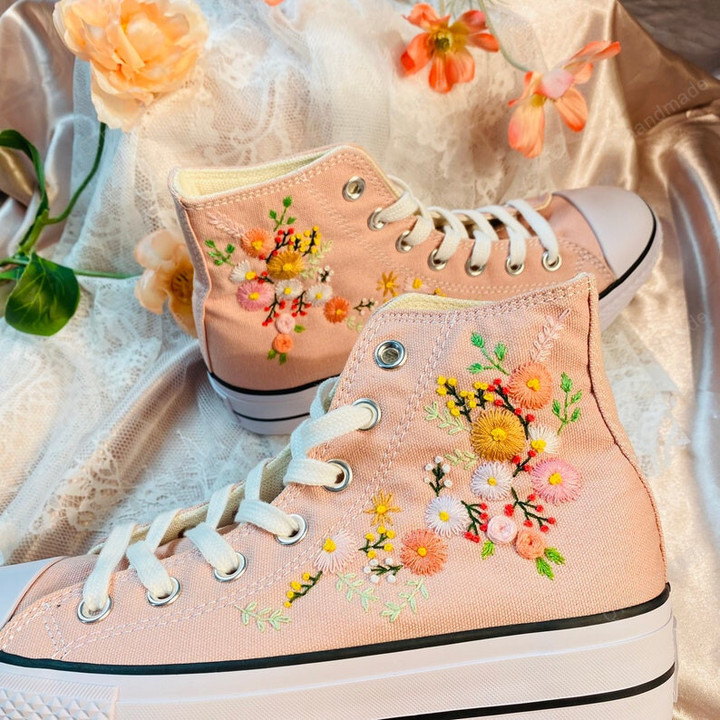 Embroidered Flower onverse High-Tops Shoes/Custom Converse Embroidered Bees and sweet Flowers/Converse Embroidered Flowers