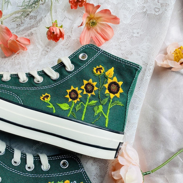 Embroidered Sunflower Converse Shoes / Sweet Country Floral Embroidery Shoes/Custom Converse Embroidered Bees and sweet Flowers
