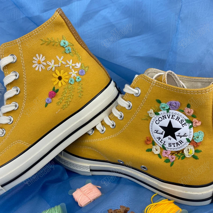 Converse High Neck Floral Embroidery/ Floral Embroidery Wedding Shoes/ Custom converse Chuck Taylor embroidered flower/ Converse Embroidered Flowers