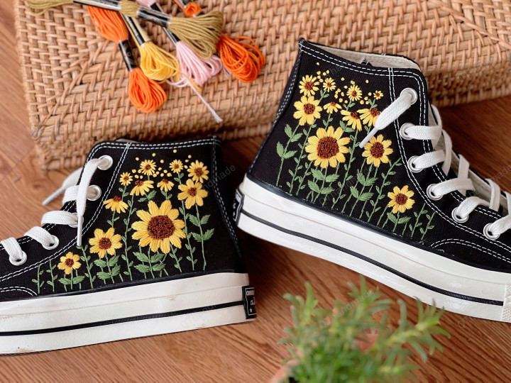 Converse Hand SunFlowers Embroidery Shoes/Converse SunFlowers Hand Embroidery Shoes and Gothic/ Wedding Gifts for her