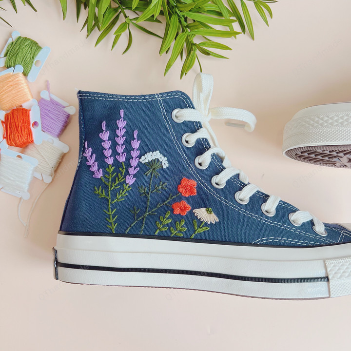 Lavender Embroidery Converse Chuck Taylor, Embroidered Lavender Flower Converse Shoes, Embroidered Converse Custom, Personalized Embroidered Sneakers
