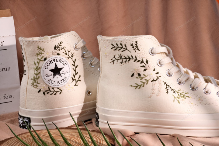 Converse embroidered shoes,Converse Chuck Taylor 1970s,Converse custom small flower / small flower embroidery /white flower embroidery