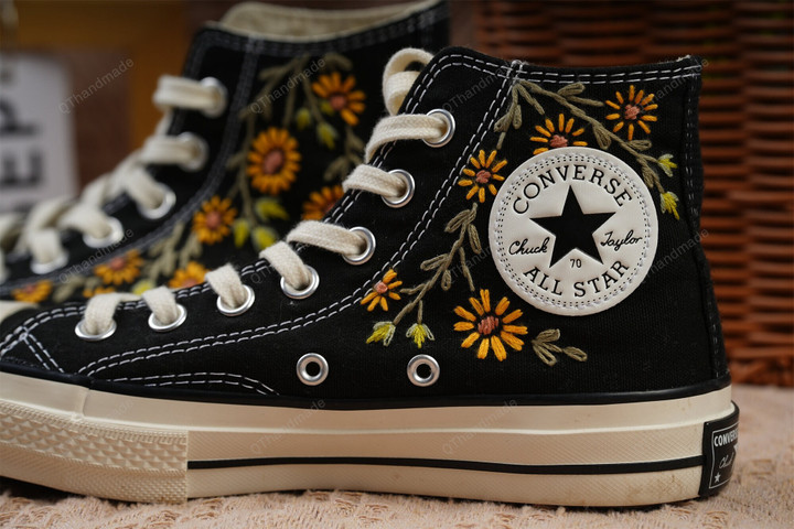 Converse embroidered shoes,Converse Chuck Taylor 1970s,Converse custom small flower / small flower embroidery/sunflower embroidery