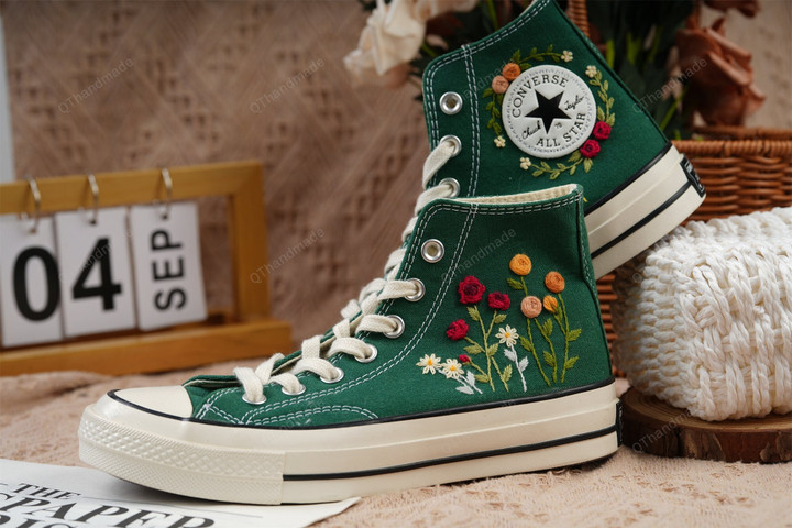 Converse embroidered shoes,Converse Chuck Taylor 1970s,Converse custom small flower / small flower embroidery/embroidery