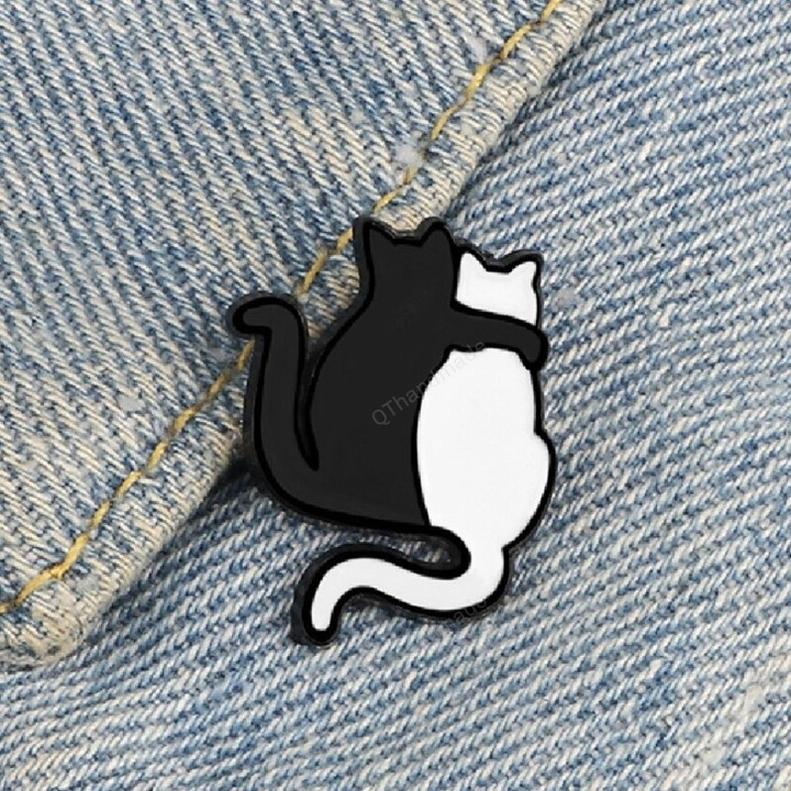 Black And White Cat Enamel Pins, Hugging Cats Brooches, Cute Animal Backpack Lapel Badges, Jewelry Gift, Cat Lovers Gifts, Funny Cat Brooch
