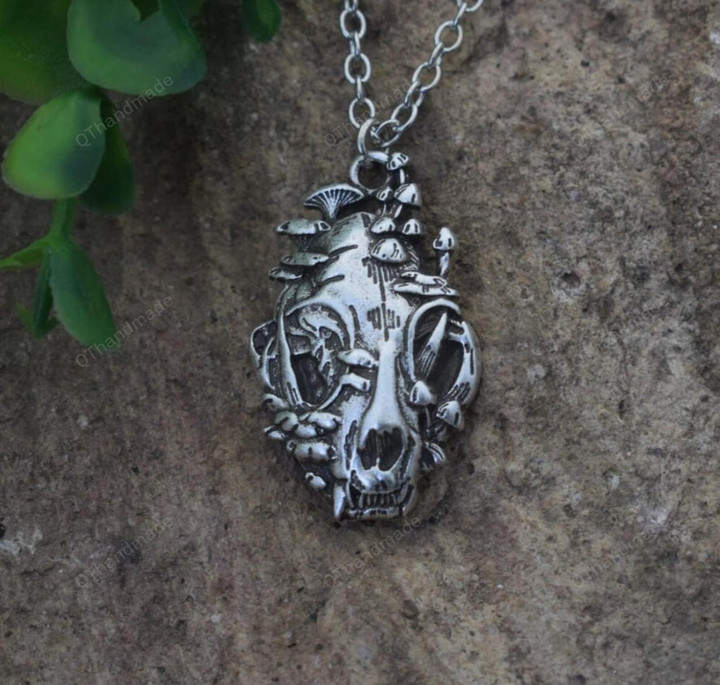 Nature skull Groovy Mushroom necklace/Witchy Goth/Witchcraft Celestial Gothic/Halloween Jewelry/Gothic Jewelry/Goth Emo Scary Necklace