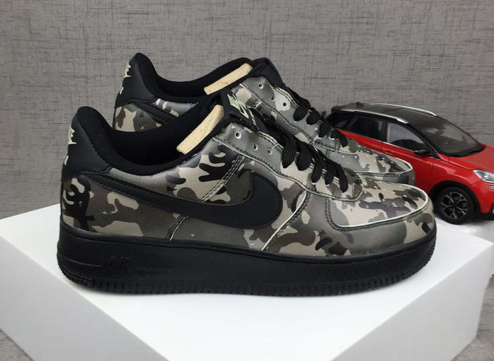 Nike Air Force 1 Low Reflective Classic Camo Green 718152-203
