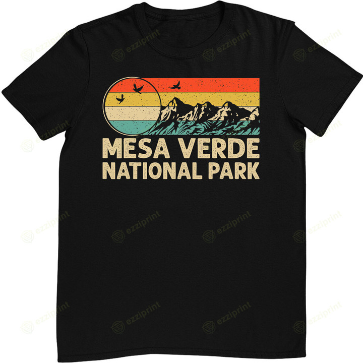 Hiking & Camping Lover Retro Style Mesa Verde National Park T-Shirt
