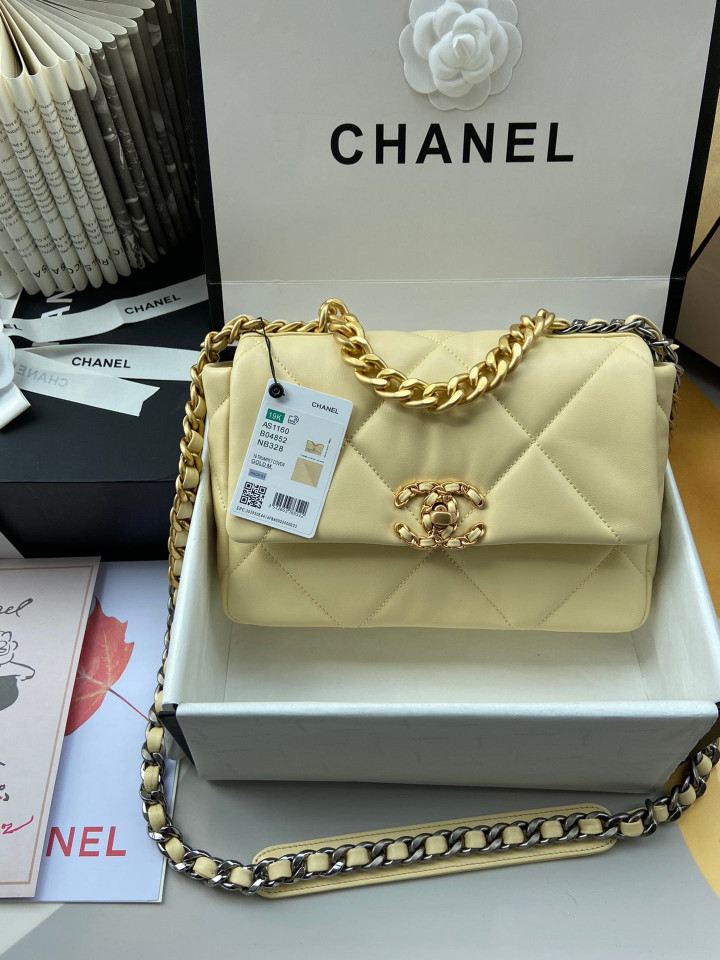 Chanel 19 Handbag In Light Yellow