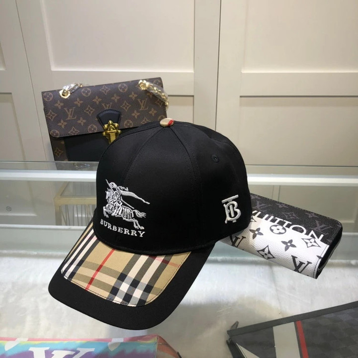 Burberry Logo Embroidered With Check Print At V�or Baseball Cap In Black
