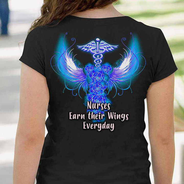 Nurses earn their wings - Black -T-shirt