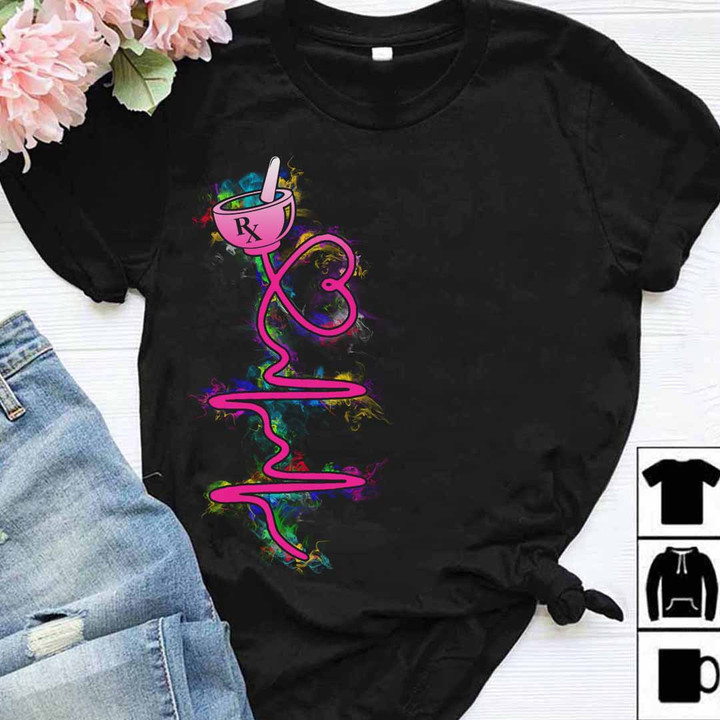 Black t-shirt with pink mortar and pestle design, symbolizing pharmacy and pharmacology. Ideal for pharmacy technicians.