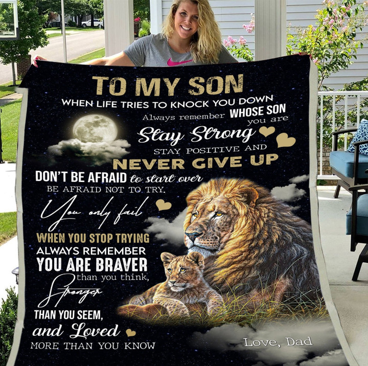 To My Son When Life Tries To Knock You Down Fleece Blanket - ATMTEE