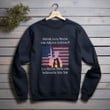 Veteran Behind Every Marine Who Believes In Himself Is A Marine Mom Printed 2D Unisex Sweatshirt