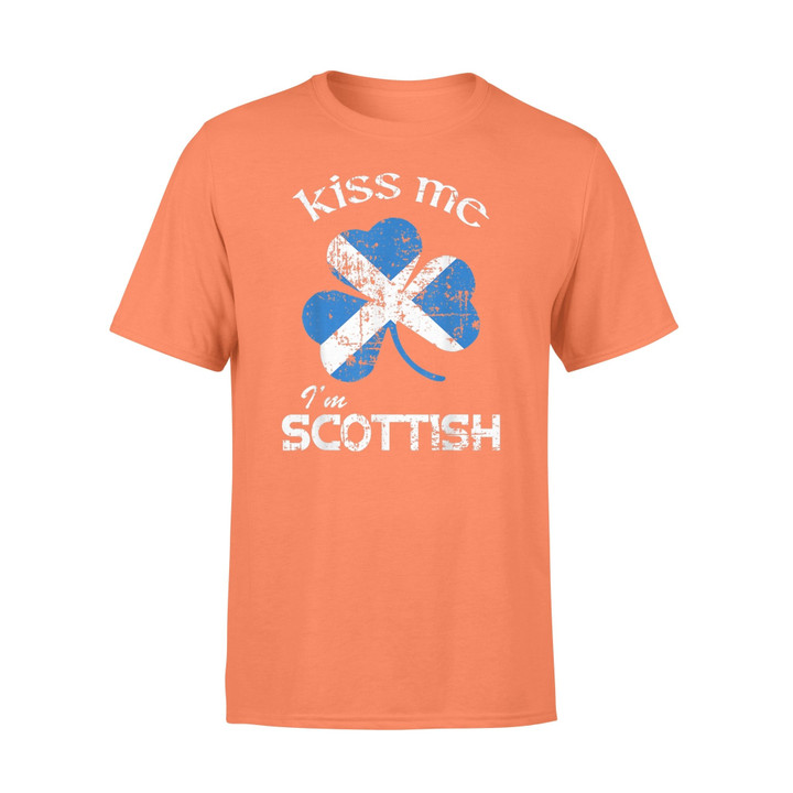 Distress Kiss Me I'm Scottish St. Patrick's Day Gift T-Shirt