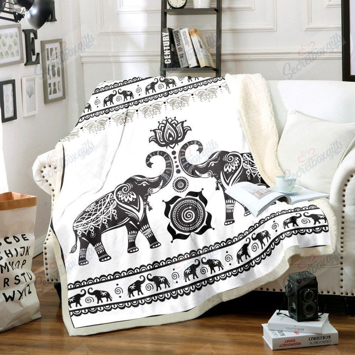 Indian Elephant Am2210335Cl Fleece Blanket