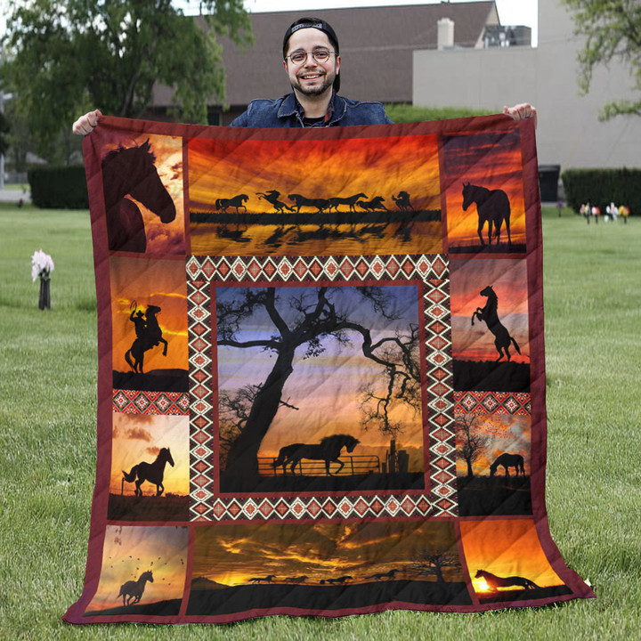 Vintage Horse - Horse In Sunset Quilt Blanket - Horse Gift For Animal Lover