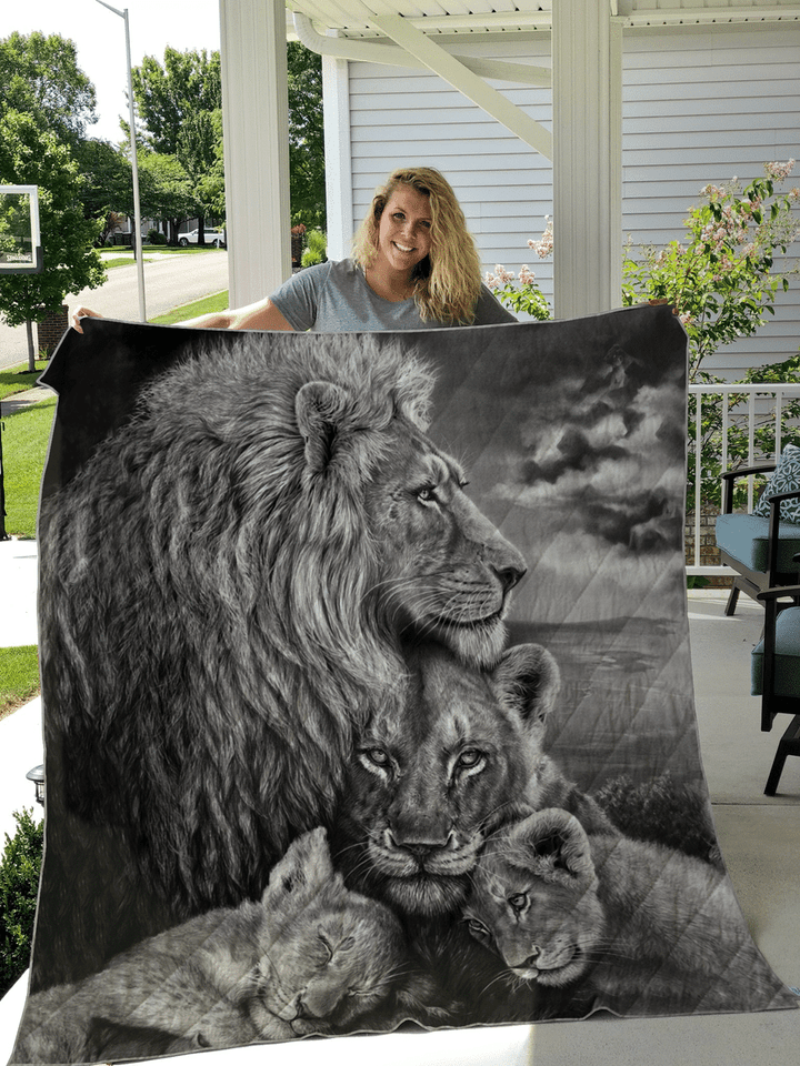 Lion Family Quilt Blanket
