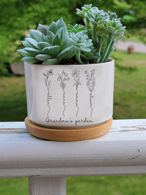 Personalized Grandma's Garden Plant Pot, Custom Grandma Flower Pot, Outdoor Flower Pot With Month Flower, Birthday Gift, Mothers Day Gift