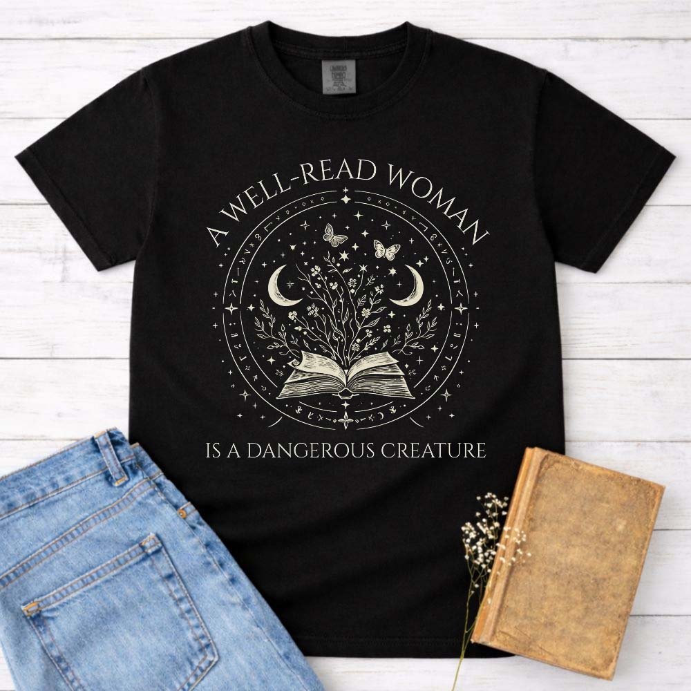 A Well Read Woman Tee Gift For Women