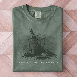 I Run A Tight Shipwreck Shirt T Shirt Gift For Cat Lover