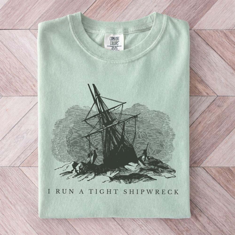 I Run A Tight Shipwreck Shirt T Shirt Gift For Cat Lover