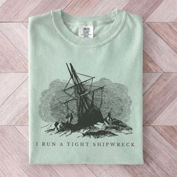 I Run A Tight Shipwreck Shirt T Shirt Gift For Cat Lover