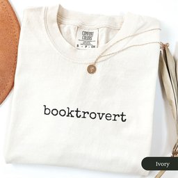Minimalist Booktrovert Shirt T Shirt Gift For Cat Lover