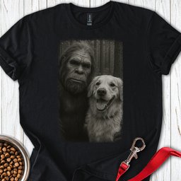 Bigfoot And Golden Retriever Selfie T Shirt Gift For Dog Lover