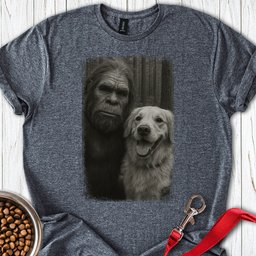 Bigfoot And Golden Retriever Selfie T Shirt Gift For Dog Lover