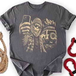 Squatch Selfie T Shirt Gift For Offroad Enthusiast