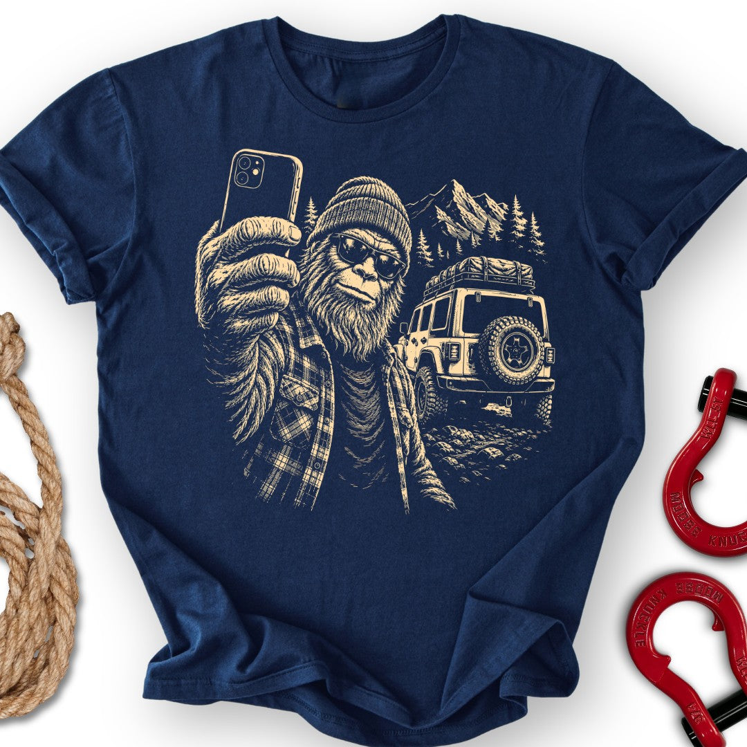 Squatch Selfie T Shirt Gift For Offroad Enthusiast