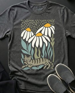 Tabby In Daisies Tee Gift For Cat Lover