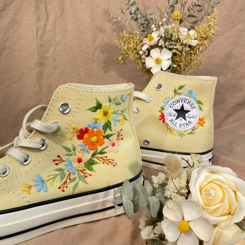 Converse Custom Floral Embroidery for Bride/ Rose Flowers Embroidery Wedding Shoes/ Custom converse Chuck Taylor embroidered flower/ Converse Embroidered Flowers