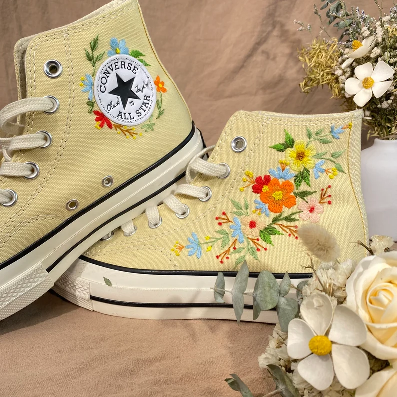 Converse Custom Floral Embroidery for Bride/ Rose Flowers Embroidery Wedding Shoes/ Custom converse Chuck Taylor embroidered flower/ Converse Embroidered Flowers