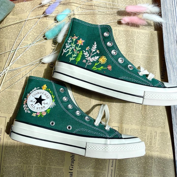 Custom Converse Embroidery Floral Shoes/Gift For Best Friend/Wedding Shoes/Custom Name Embroidered Flowers Leaf Converse Shoes